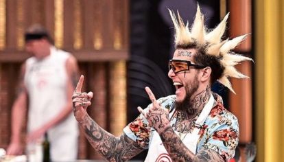 Masterchef: una foto complica a Alex Caniggia y lo muestra haciendo trampa