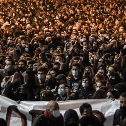 Miles de personas gritan consignas contra el gobierno y  | Foto:Louisa Gouliamaki / AFP