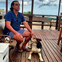 Juan Ponce de León se vacunó contra el Coronavirus a los 45 años, lo posteó y luego lo borró