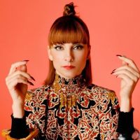VIDEO| Najwa Nimri, de Vis a Vis, agredió a unos camarógrafos y después pidió disculpas