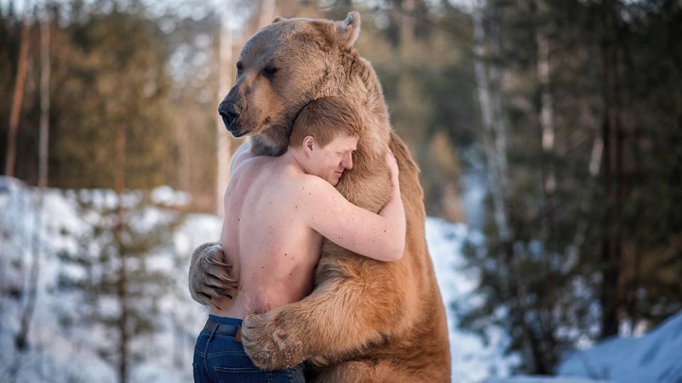 animales que abrazan a sus amos 20210309