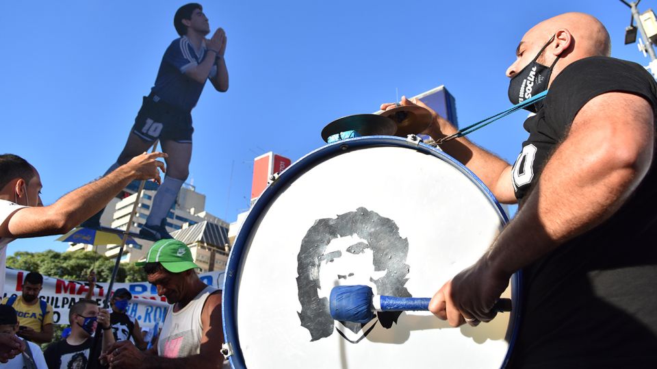 Marcha y reclamo por Justicia en la causa que investiga la muerte de Maradona.