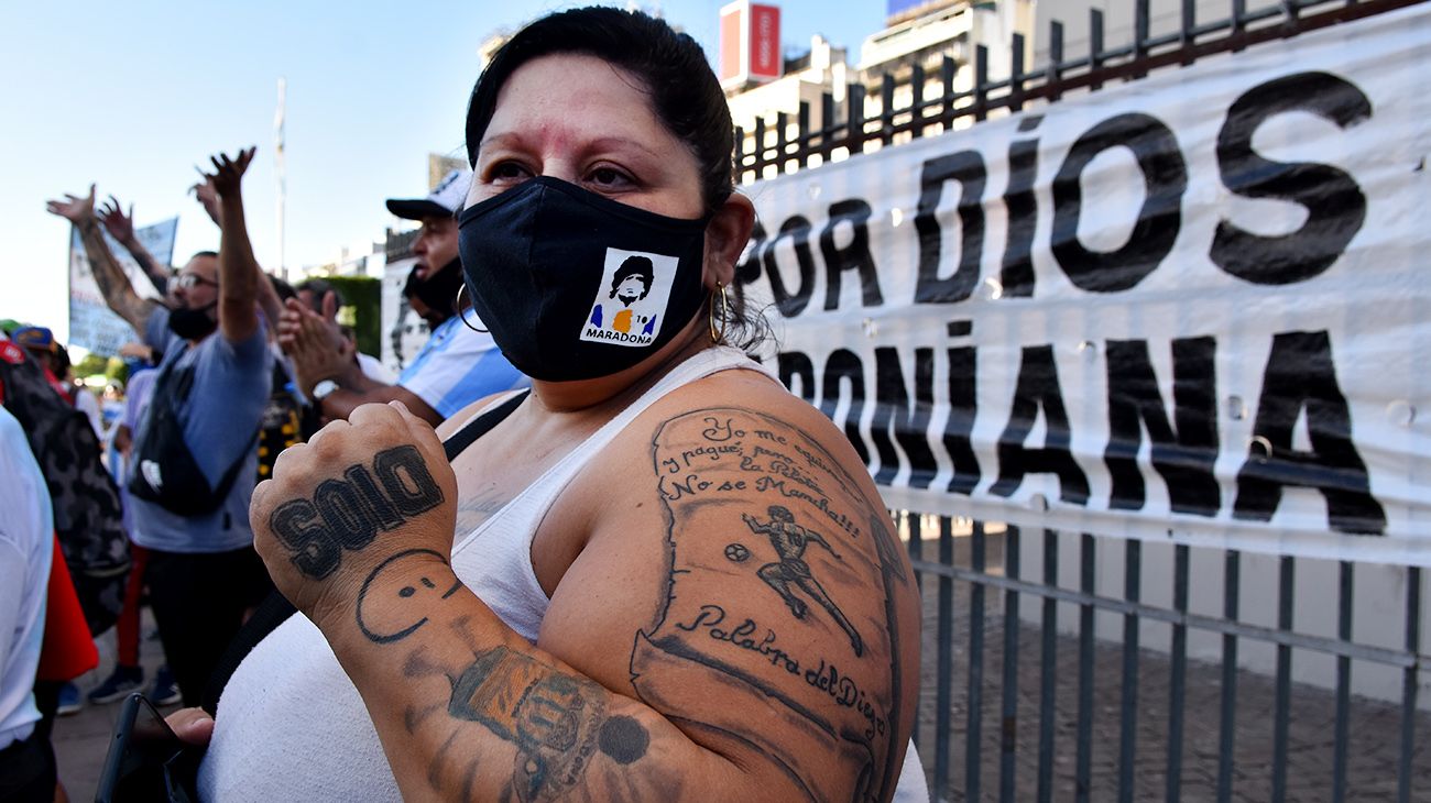 Marcha y reclamo por Justicia en la causa que investiga la muerte de Maradona.