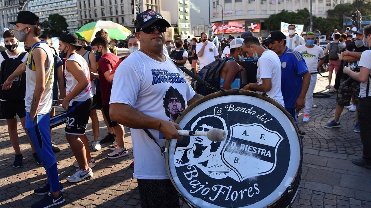 Marcha y reclamo por Justicia en la causa que investiga la muerte de Maradona.