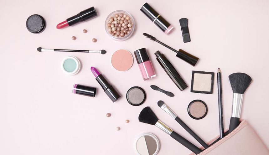 10 productos de make up que no podes dejar de llevar en la cartera 