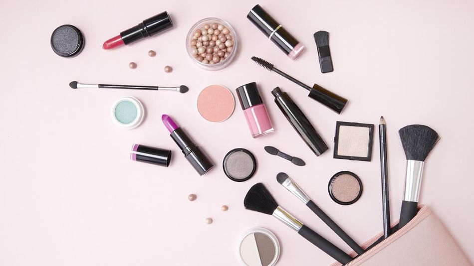 10 productos de make up que no podes dejar de llevar en la cartera 