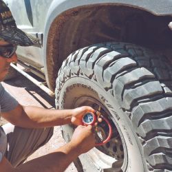 Ajustando la presión de los neumáticos para encarar el arenal