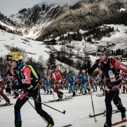 Los esquiadores toman la salida del 35 ° Campeonato del Mundo de Pierra Menta y de Esquí de Montaña de Larga Distancia por Equipos alrededor de Areches-Beaufort. | Foto:Jeff Pachoud / AFP