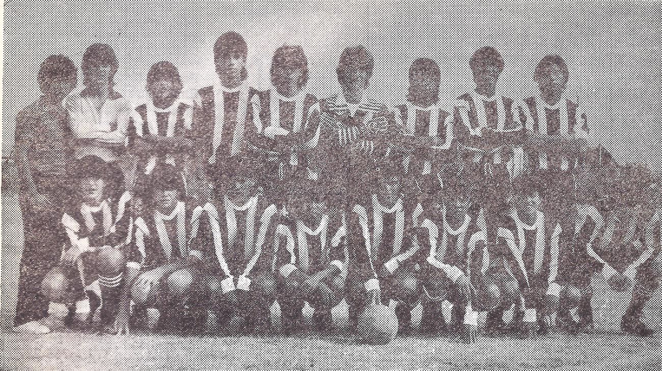 Javier Milei fue arquero de las inferiores de Chacarita Juniors en la década del '80. Foto: Revista El Funebre... ro. 