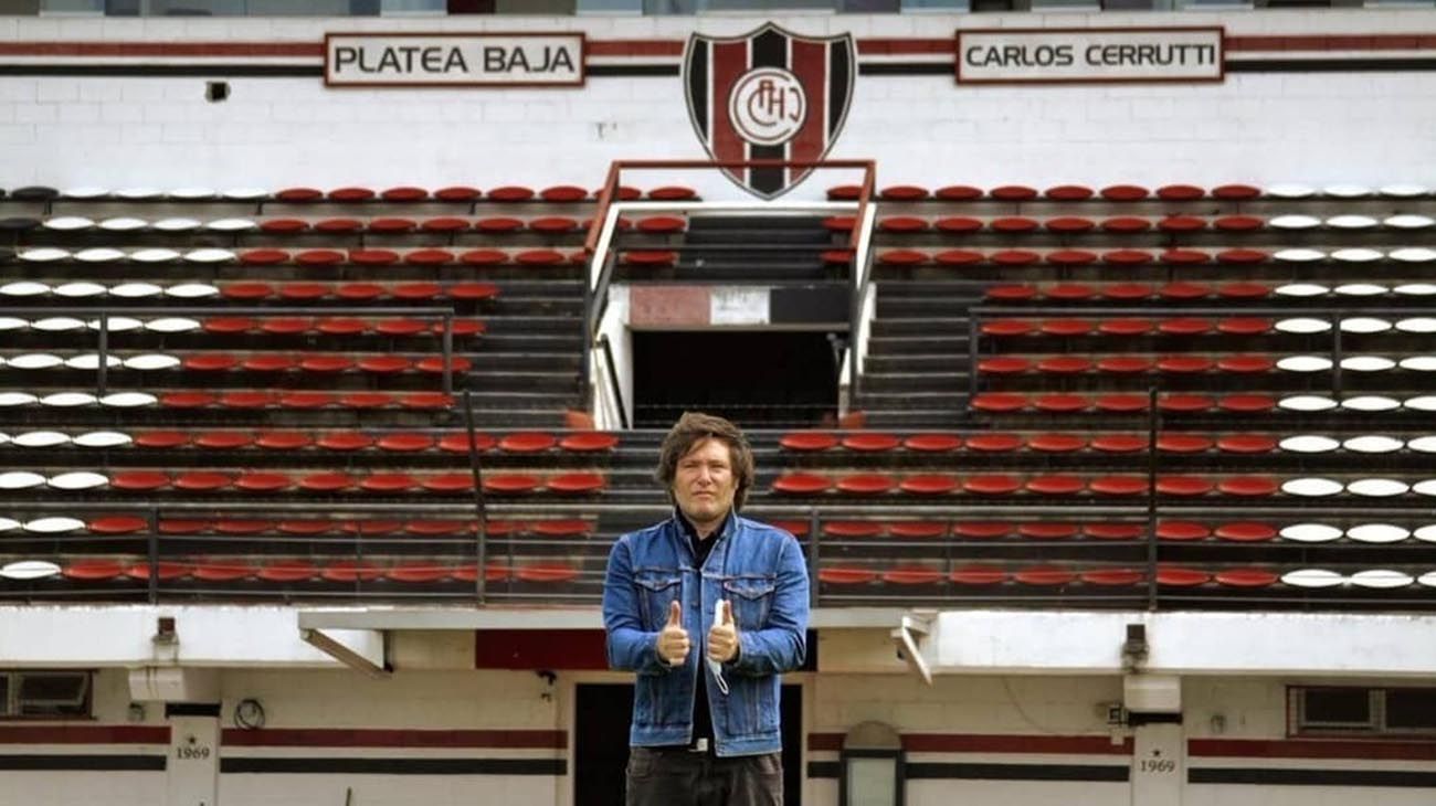 Javier Milei volvió a Chacarita Juniors, donde hizo Divisiones inferiores.