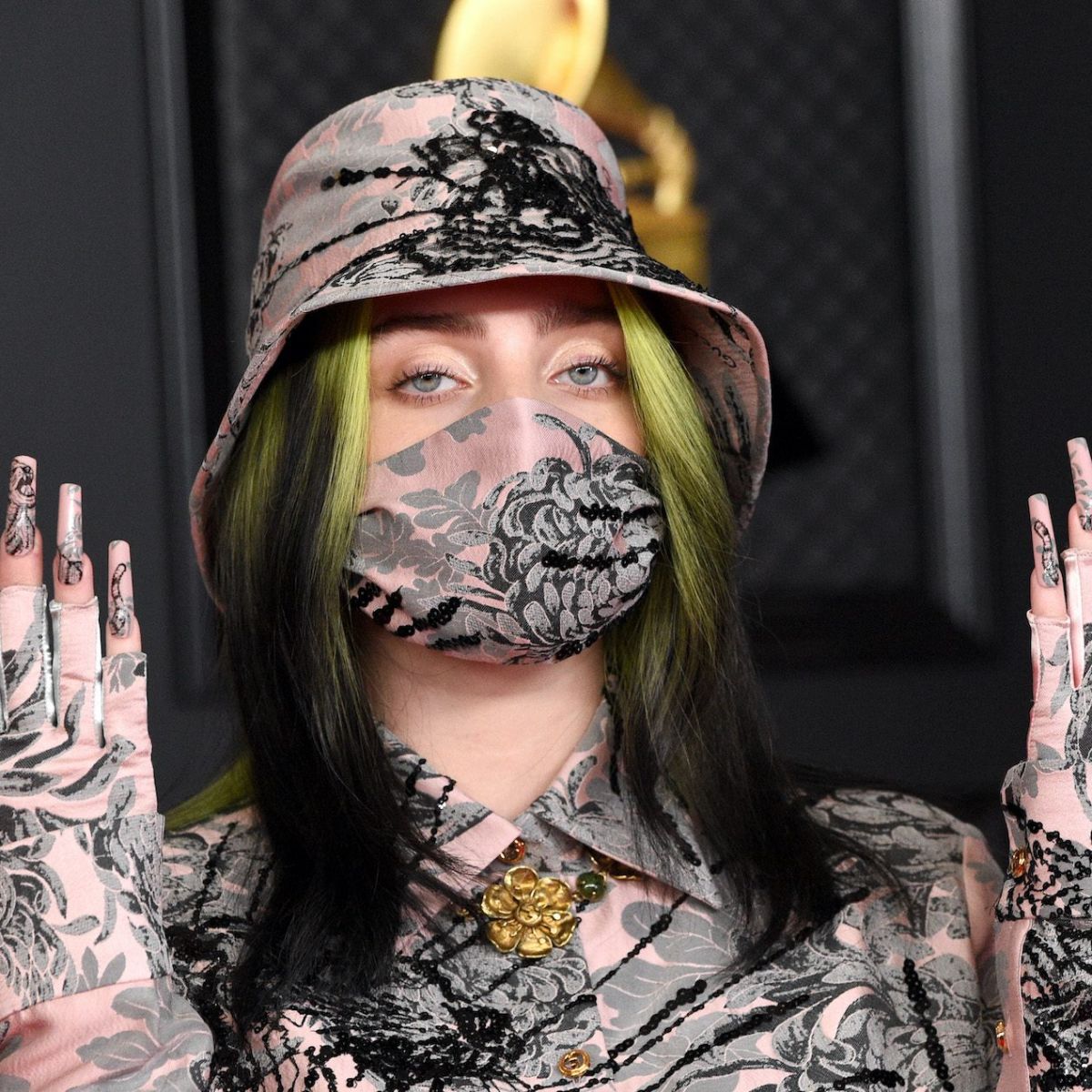 Marie Claire | Las zapatillas blancas de Billie Eilish que son tendencia