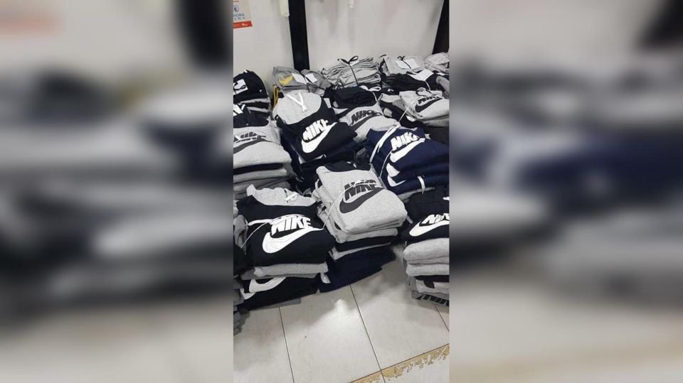  Allanamientos en galerías de venta de ropa apócrifa en zona de Avda Avellaneda 20210316