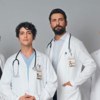 Quién es Onur Tuna, el actor con "ojos deslumbrantes" de Doctor Milagro