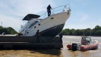 Un barco chocó contra la escollera del Yacht Club Argentino
