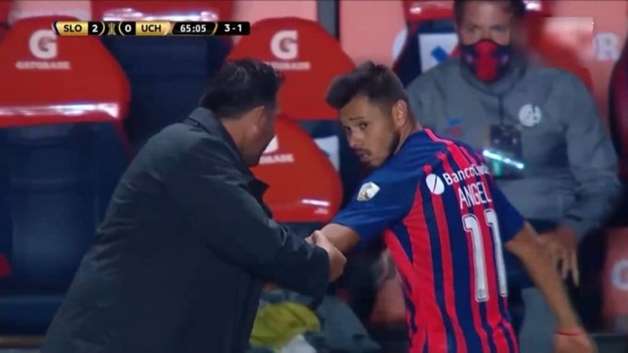 Ángel Romero y Dabove calmaron las aguas tras su cruce en el partido con la "U" de Chile