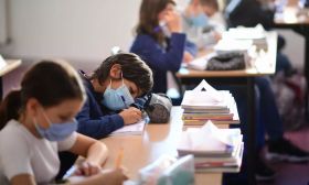 Se reducen la distancia entre los alumnos.