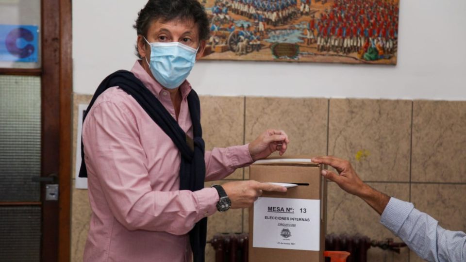 Gustavo Posse fue a votar en la interna de la UCR bonaerense