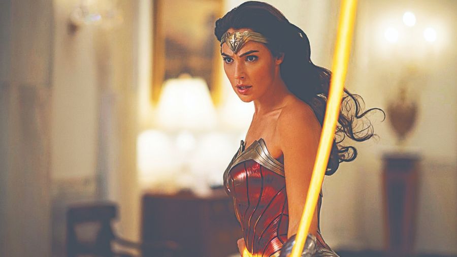 Gal Gadot lucha en esta oportunidad contra Cheetah, interpretada por Kristen Wiig.