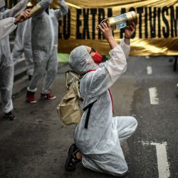 Integrantes de organizaciones ambientales se manifiestan en el Día Internacional del Agua en Buenos Aires. | Foto:Ronaldo Schemidt / AFP