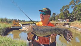 En La Segunda, aprendimos una nueva modalidad usando ranas de látex combinadas con boyas. Buena técnica.