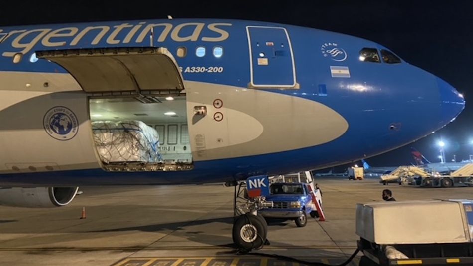 Aerolíneas Argentina transportó 123 toneladas de semillas de maíz a Estados Unidos