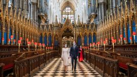 El príncipe William, duque de Cambridge, y la duquesa de Cambridge, Catherine, de Gran Bretaña, visitan un centro de vacunación contra el coronavirus establecido en la Abadía de Westminster, en el centro de Londres, para rendir homenaje a los esfuerzos de los involucrados en el lanzamiento de la vacuna Covid-19.