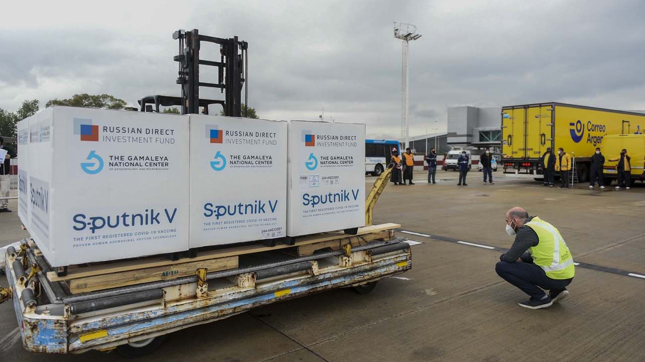 Regreso de Rusia del avión de Aerolíneas Argentinas con el cargamento de vacunas anti covid-19