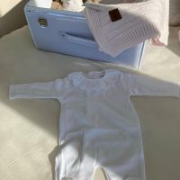 Pampita mostró el ajuar de su bebita en camino