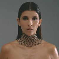 Quién es Mafalda de Bulgaria, la princesa de la electrónica y el dark pop