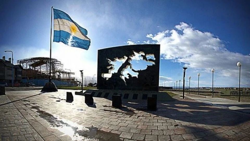 El viernes 6 de noviembre de 2020 se conmemoró el bicentenario del primer izamiento del pabellón nacional en nuestras Islas Malvinas.