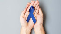 Lazo azul por el día mundial del cáncer de colon-20210331