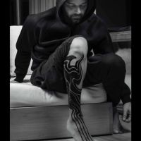 Ricky Martin sorprendió a sus fans luciendo un enorme tatuaje en su pierna