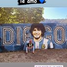 Gianinna y Daniel Osvaldo blaquearon su amor en el Sur y le rindiendo homenaje a Diego