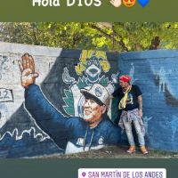 Gianinna y Daniel Osvaldo blaquearon su amor en el Sur y le rindiendo homenaje a Diego