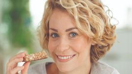 Proteínas y fibras: Los alimentos ricos en estos nutrientes son los que aportan mayor valor de saciedad. El resultado: nos llenamos más y comemos menos.