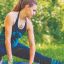 Practicar disciplinas como el yoga, taichi y pilates es muy recomendable porque fortalecen el área lumbar.