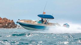 Sus líneas vintage mantienen la esencia de un clásico que siempre estará vigente como pescadora de lujo.