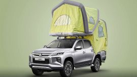 La carpa se infla con un compresor de aire portátil o con una bomba de mano para embarcaciones inflables.