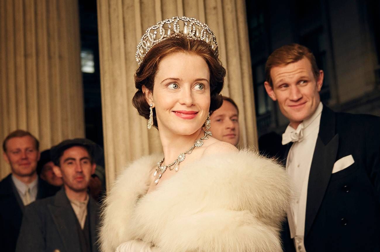 El príncipe Felipe en sus versiones para The Crown, de Netflix.