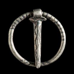 Muchos de los objetos personales hallados fueron utilizados por personas de la alta sociedad galesa entre los siglos IX al XVII d.C