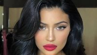 Conocé los jeans de casi 400 dólares que usa Kylie Jenner