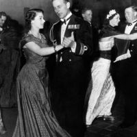Felipe de Edimburgo, su vida en fotos junto a la reina Isabel