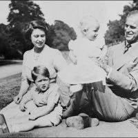 Felipe de Edimburgo, su vida en fotos junto a la reina Isabel