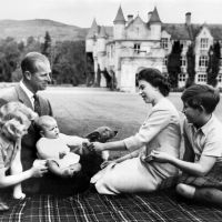 Felipe de Edimburgo, su vida en fotos junto a la reina Isabel