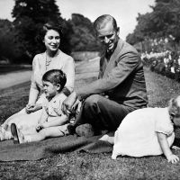 Felipe de Edimburgo, su vida en fotos junto a la reina Isabel