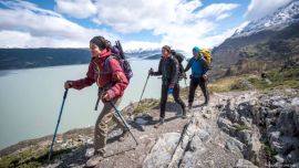El trekking o el senderismo se basan en largas caminatas al aire libre, por caminos silvestres o montañosos.