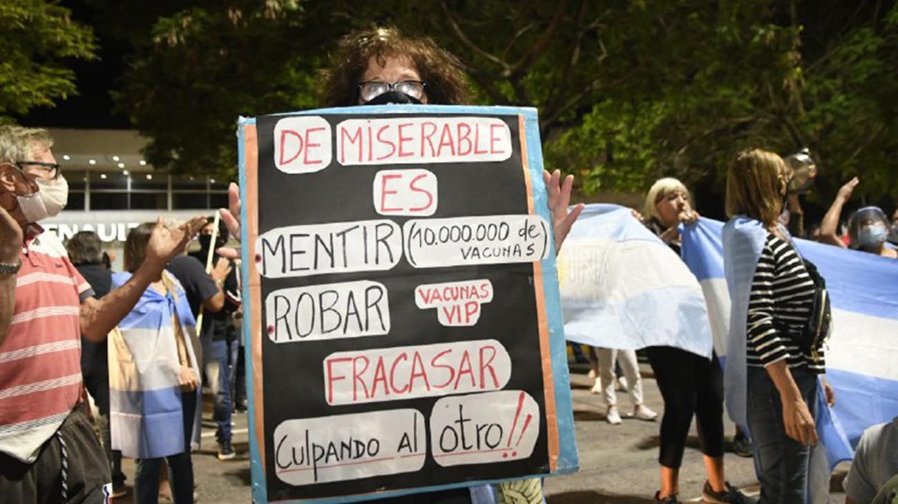 Cacerolazo en Olivos