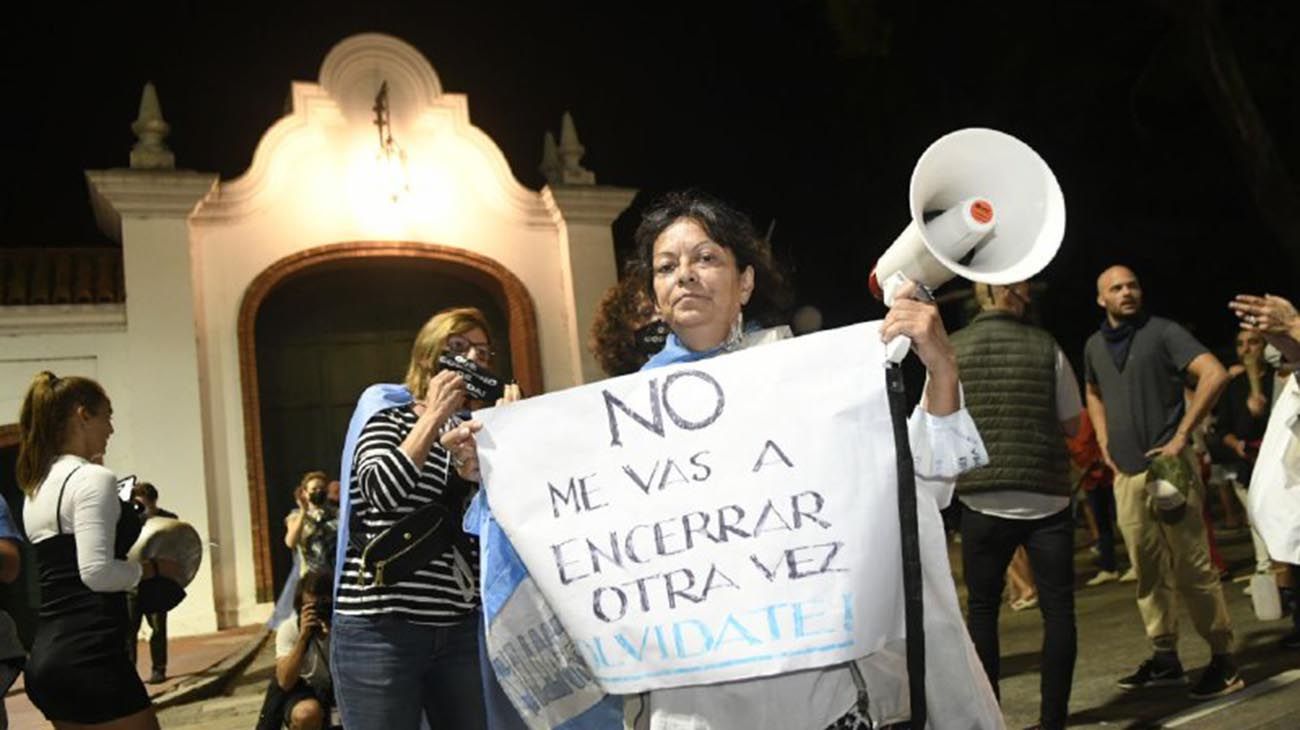 Cacerolazo en Olivos