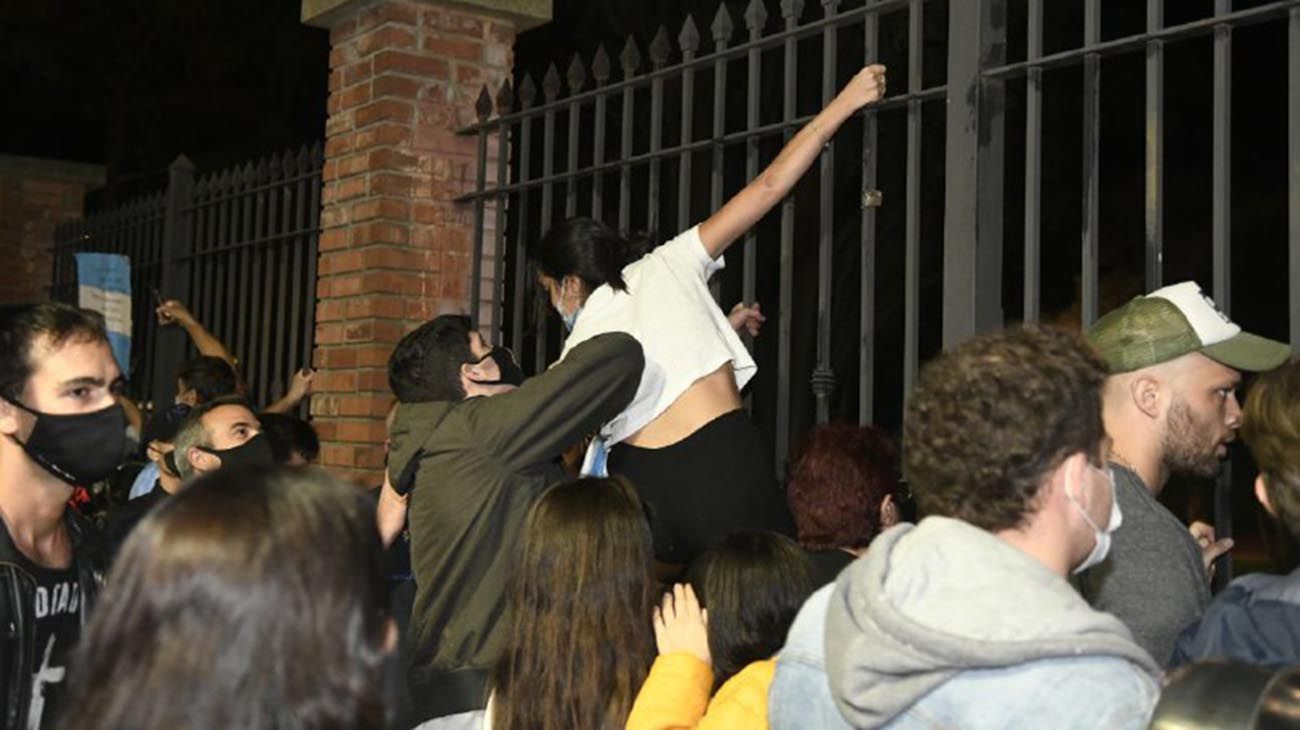 Cacerolazo en Olivos