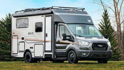 Nueva Ford Transit 4x4 con cocinas, paneles solares y baño completo